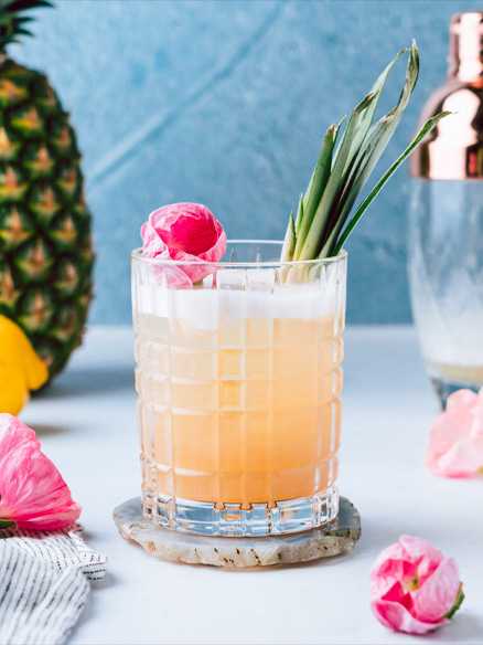 Cocktail Pineaple whisky sour