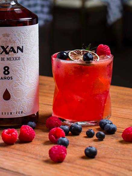Cocktail Pixan's Berry à base de rhum Pixan 